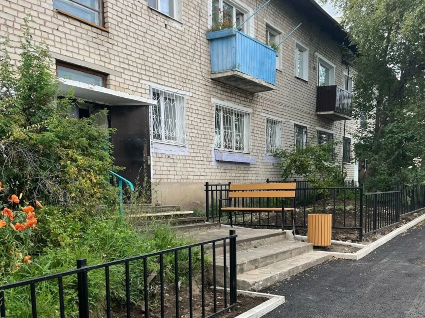  Отдыхать, играть и даже сушить белье: двор в Балее изменила господдержка